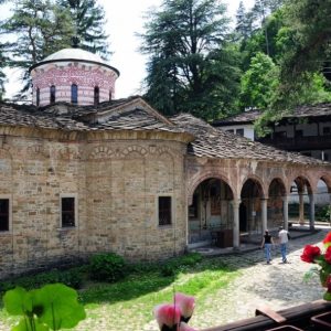 В Троянския манастир почитат патриарх Максим