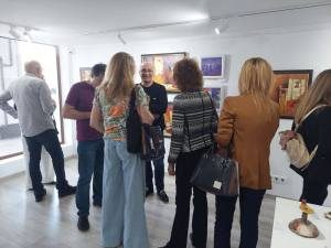 Една година Арт галерия „Мостове“ – една година мостове към красотата.