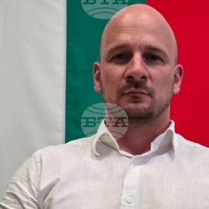 Ножаров пое РУ на полицията в Тетевен