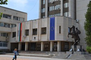 Областният управител връща за ново обсъждане решението на Общинския съвет в Ловеч за дълга