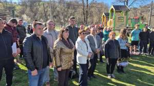 ribarica sport ploshtadka 90426 5 Жителите на село Рибарица вече разполагат с модерно мултифункционално спортно съоръжение, подходящо за мини футбол, волейбол и хандбал, както и със специализирана зона за стрийт фитнес